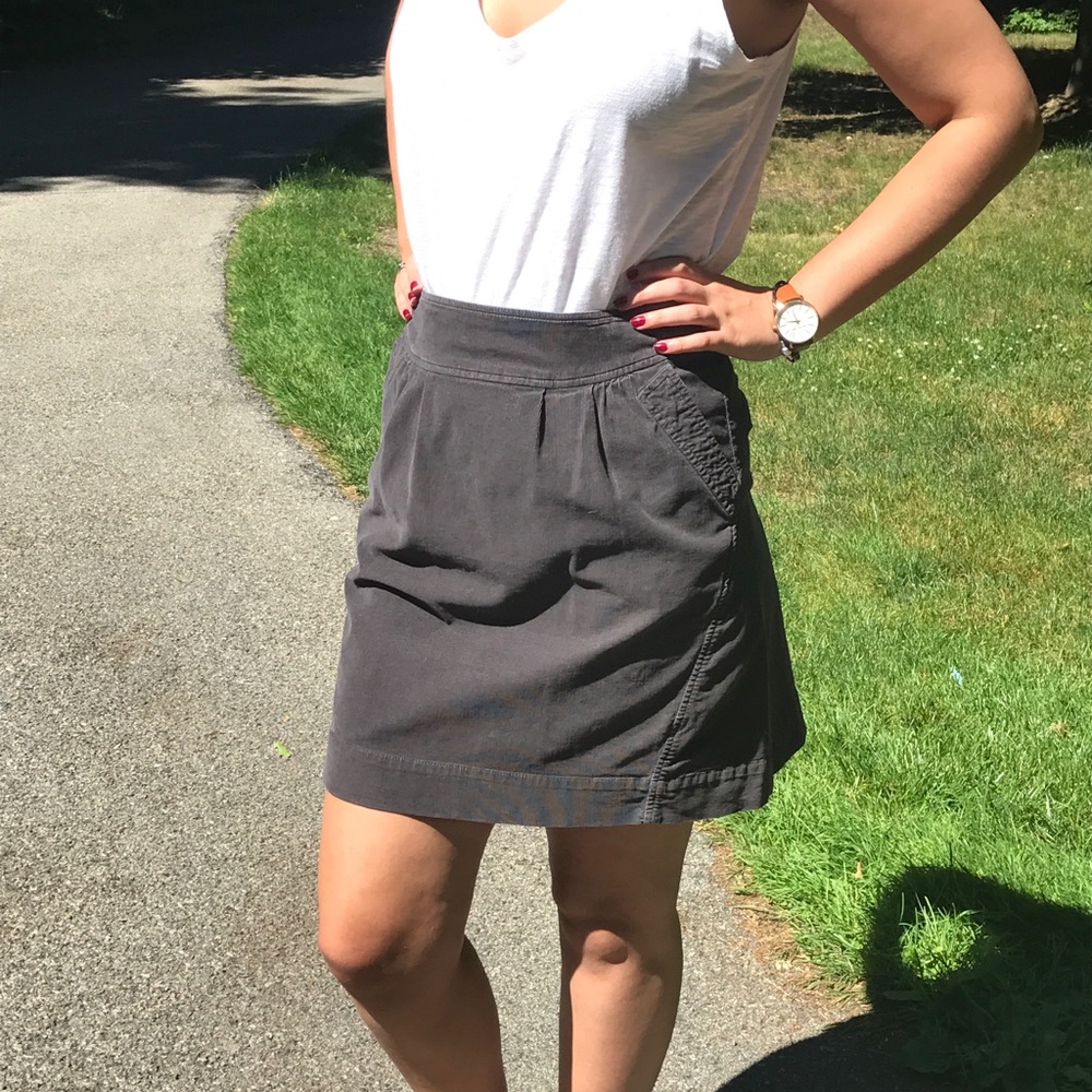 Dark brown corduroy skirt with pockets